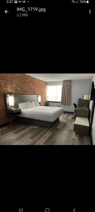 Travelodge By Wyndham Barrie Esterno foto