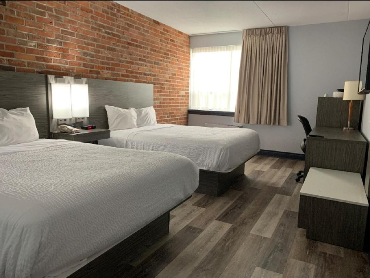 Travelodge By Wyndham Barrie Esterno foto
