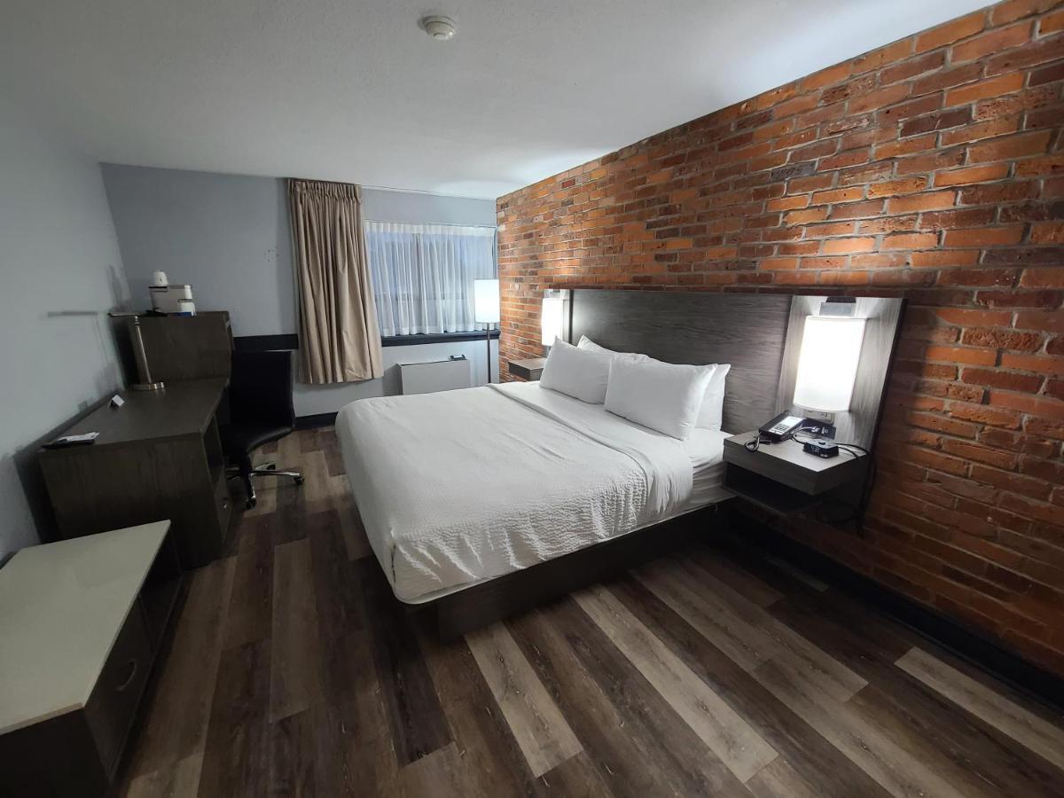 Travelodge By Wyndham Barrie Esterno foto