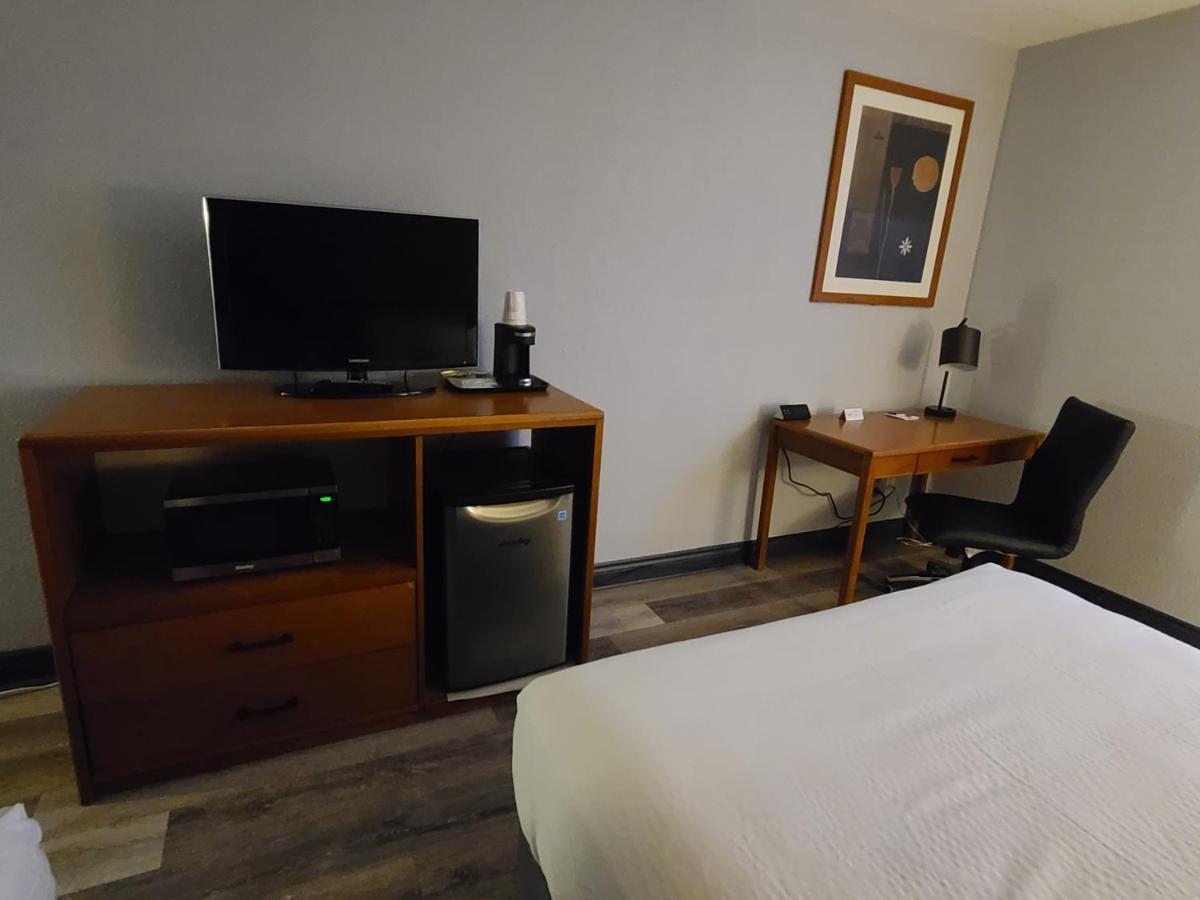 Travelodge By Wyndham Barrie Esterno foto