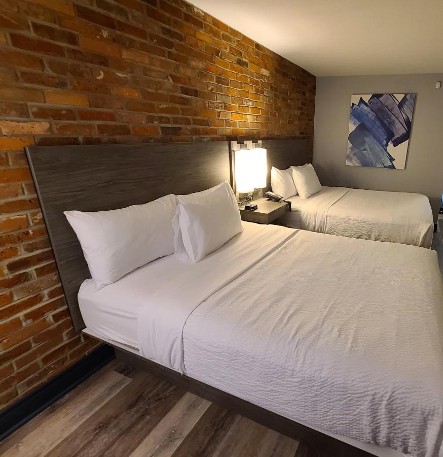 Travelodge By Wyndham Barrie Esterno foto