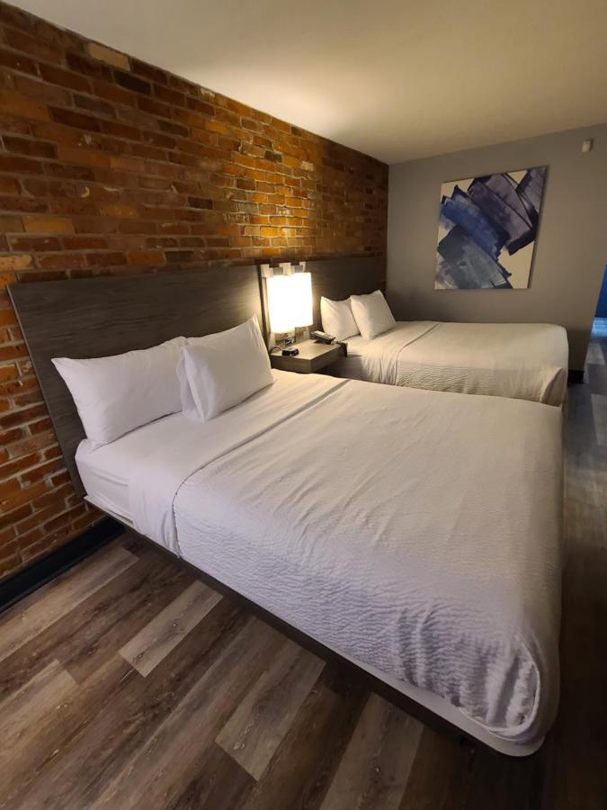 Travelodge By Wyndham Barrie Esterno foto