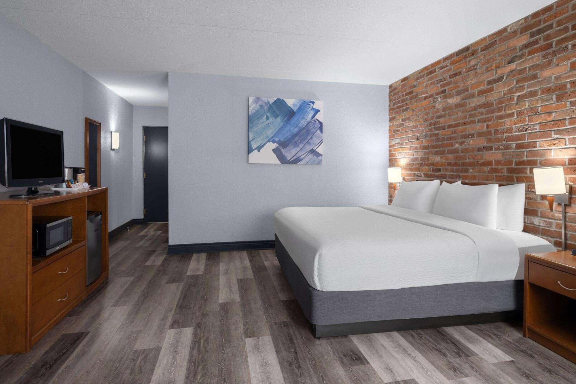 Travelodge By Wyndham Barrie Esterno foto