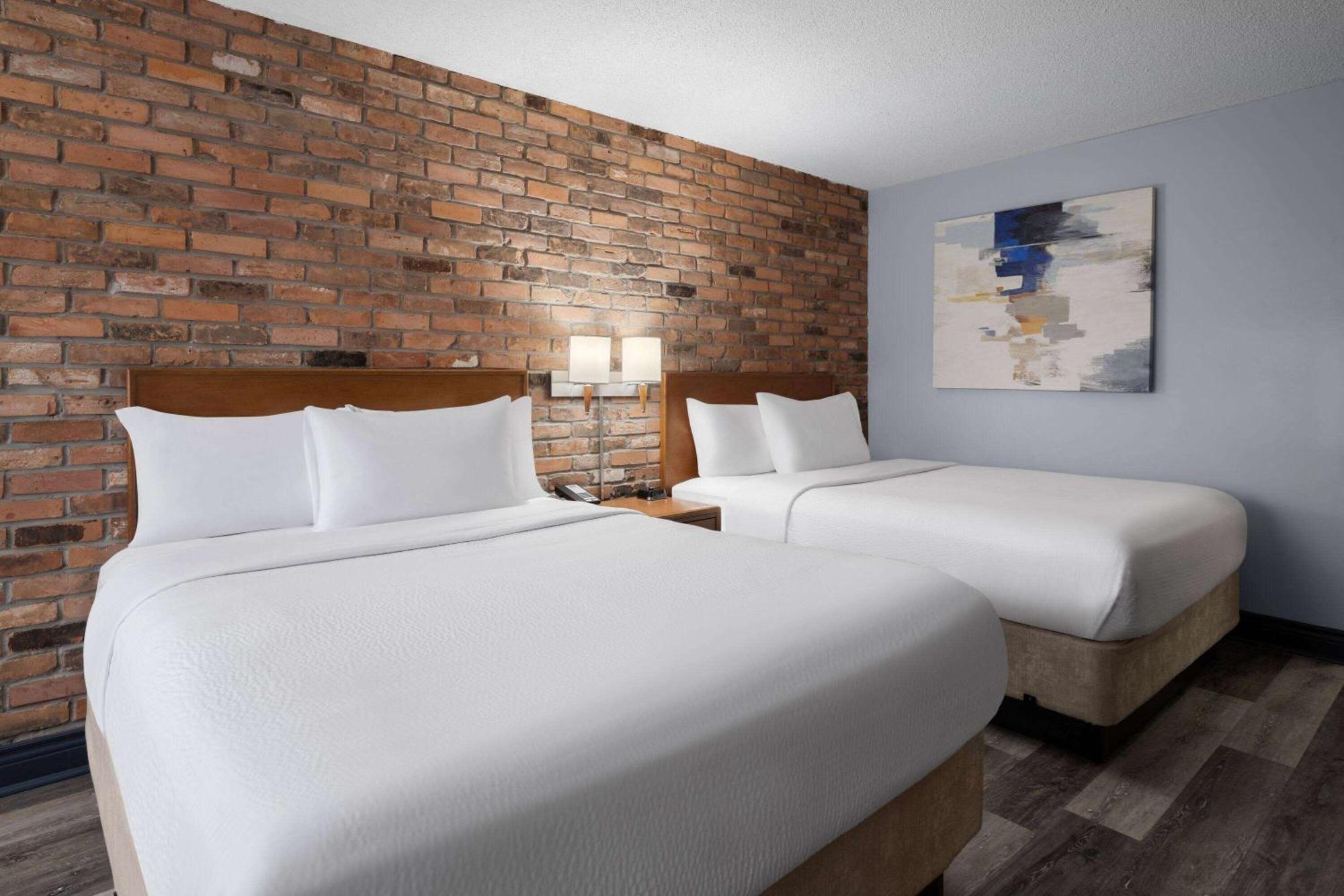 Travelodge By Wyndham Barrie Esterno foto