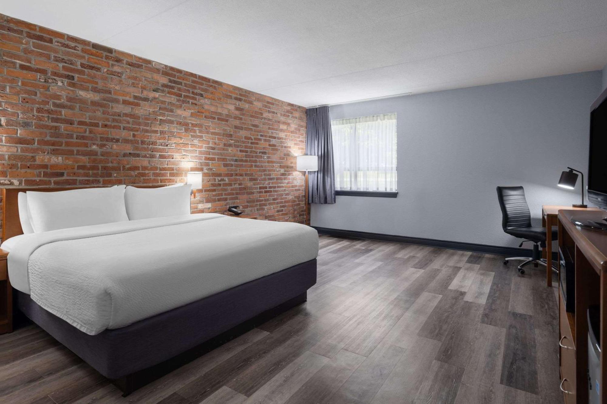 Travelodge By Wyndham Barrie Esterno foto