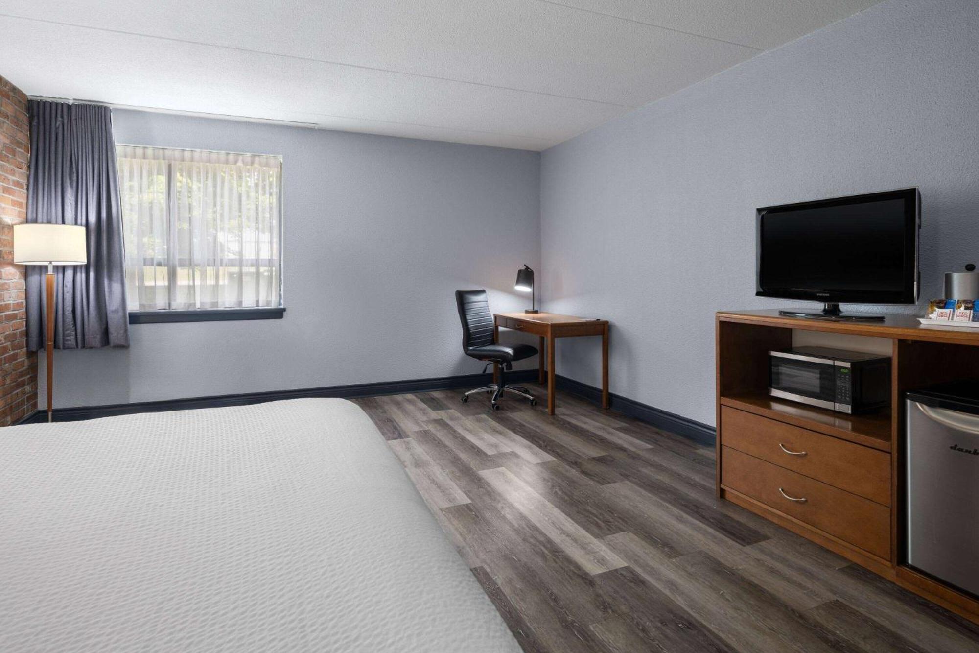 Travelodge By Wyndham Barrie Esterno foto