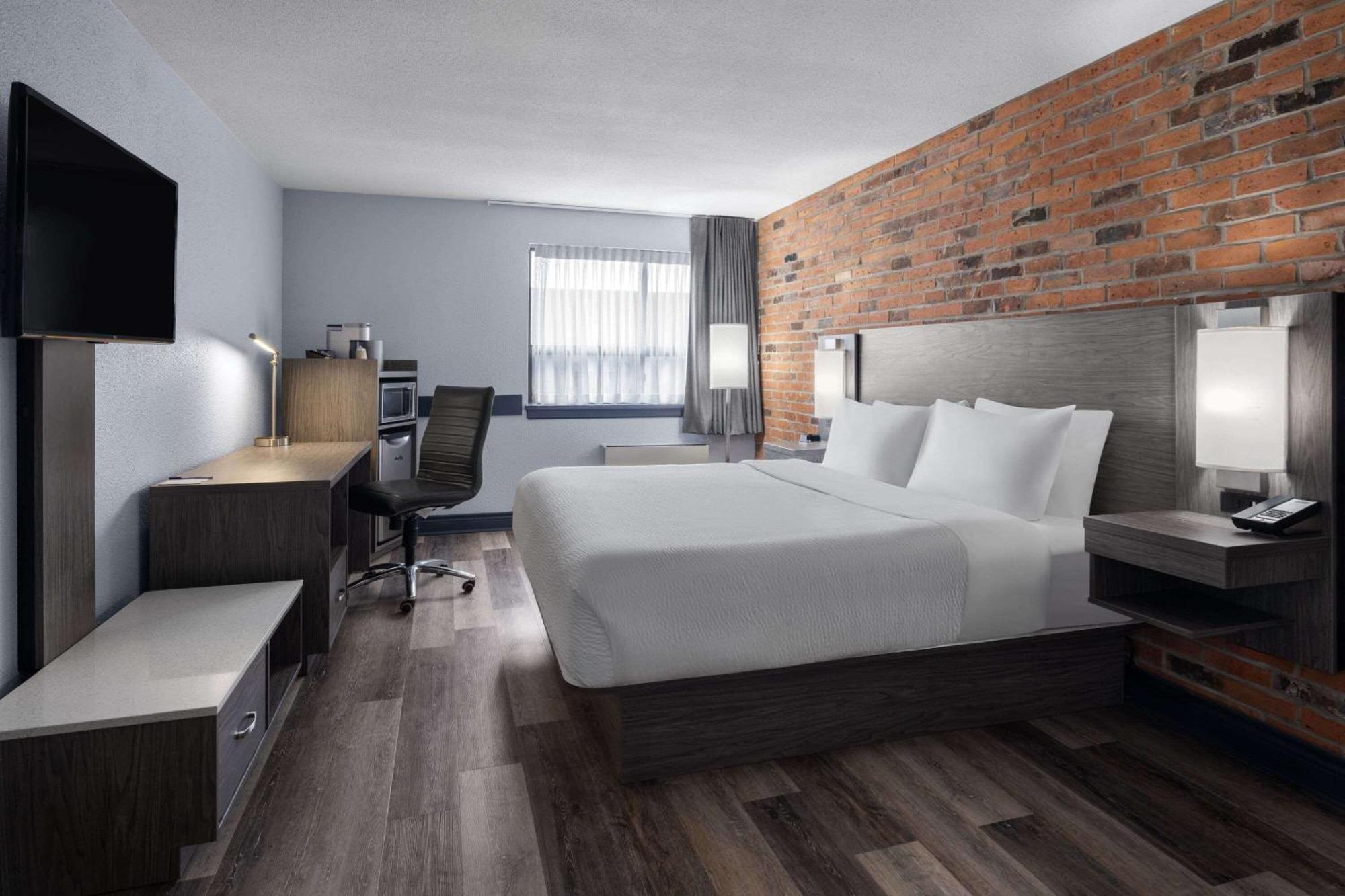 Travelodge By Wyndham Barrie Esterno foto