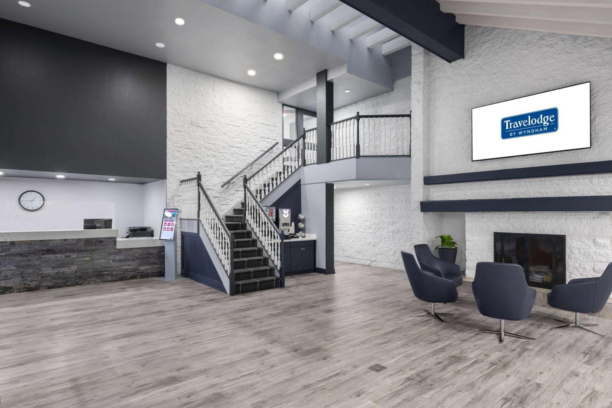 Travelodge By Wyndham Barrie Esterno foto