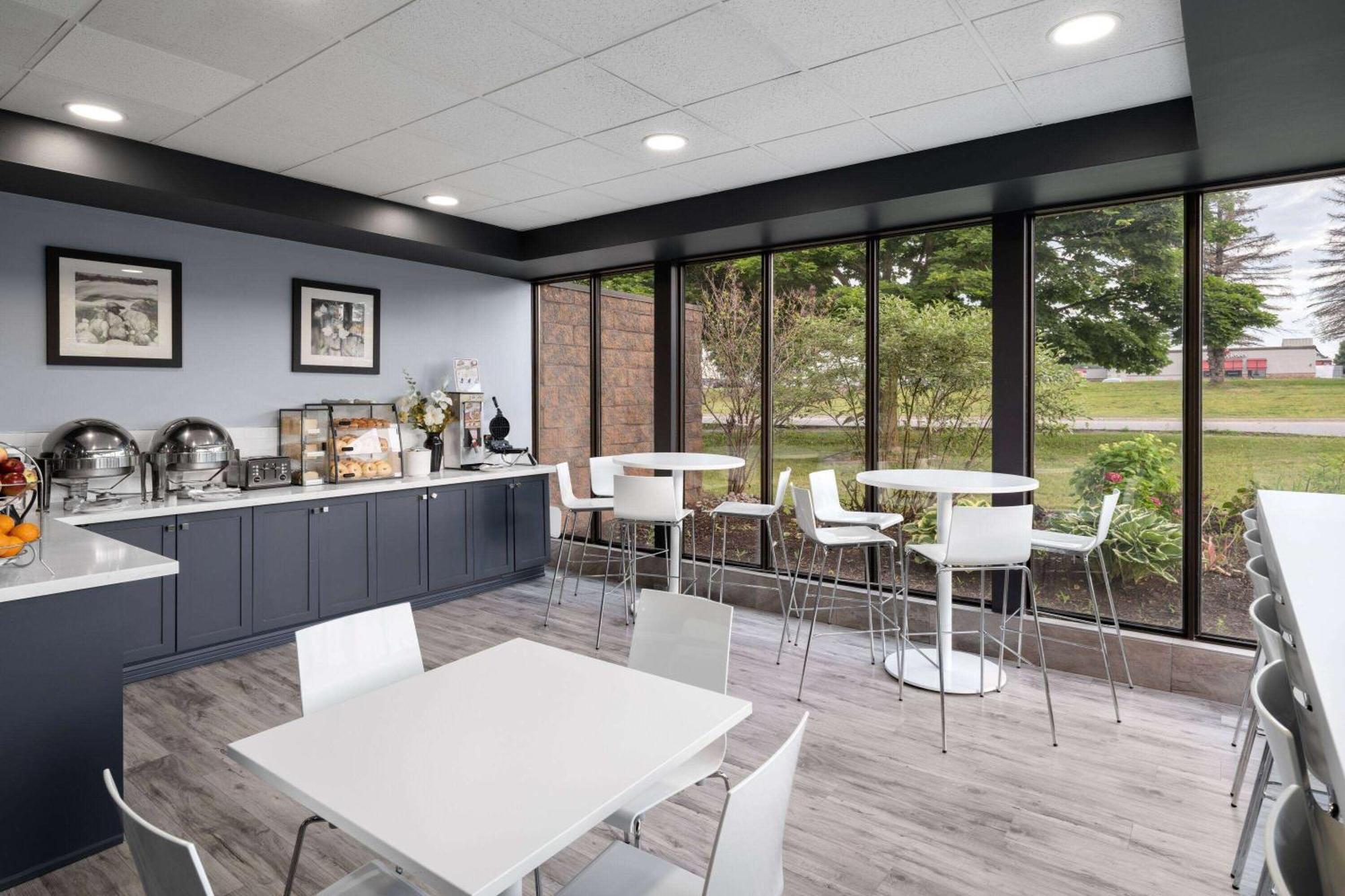 Travelodge By Wyndham Barrie Esterno foto