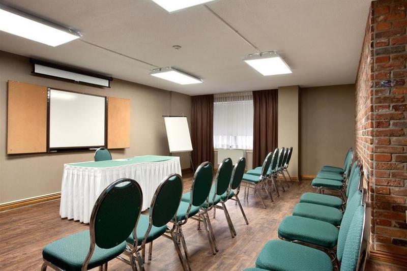 Travelodge By Wyndham Barrie Esterno foto