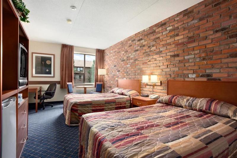 Travelodge By Wyndham Barrie Esterno foto